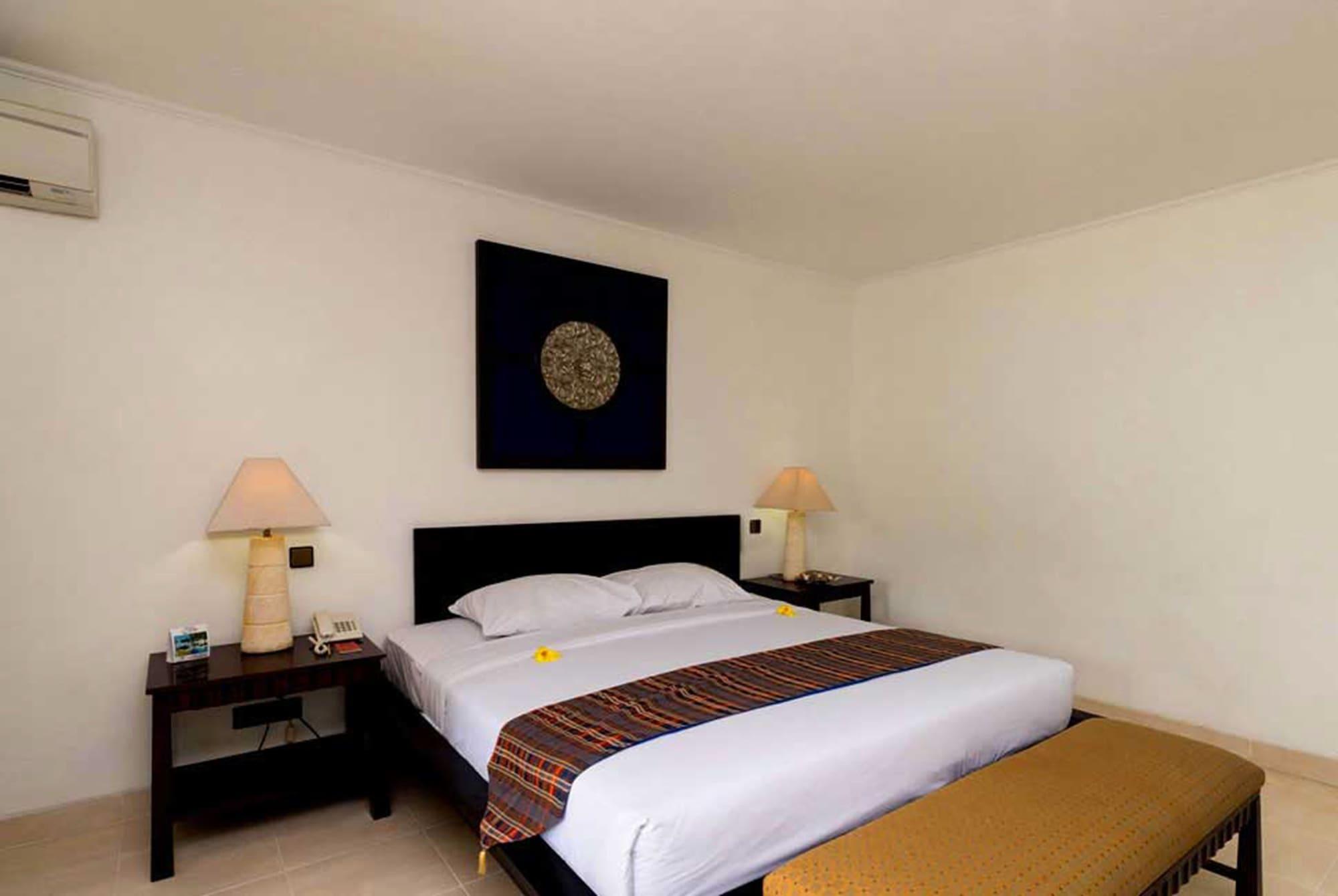 Legong Keraton Beach Hotel Canggu Exterior foto