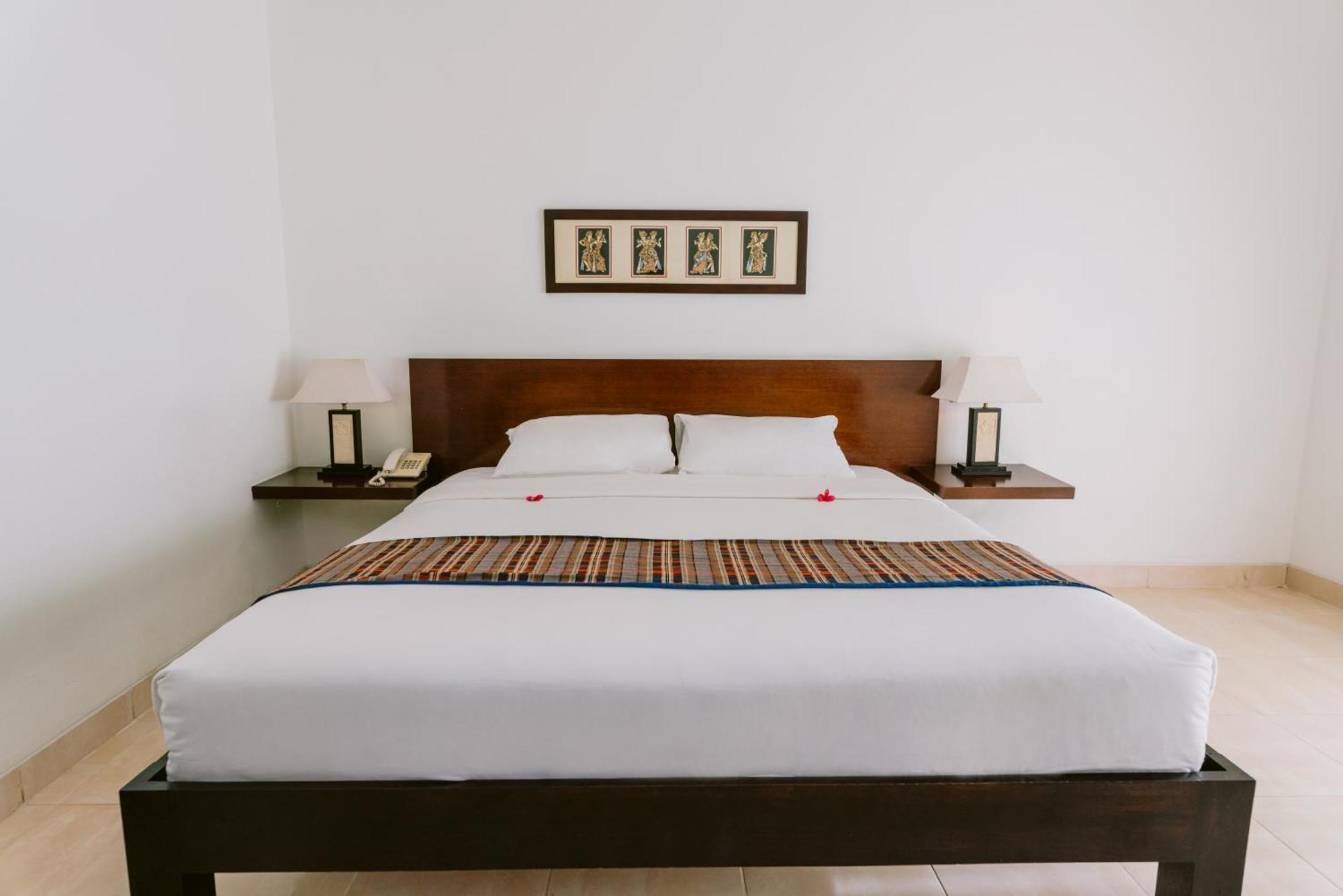 Legong Keraton Beach Hotel Canggu Exterior foto