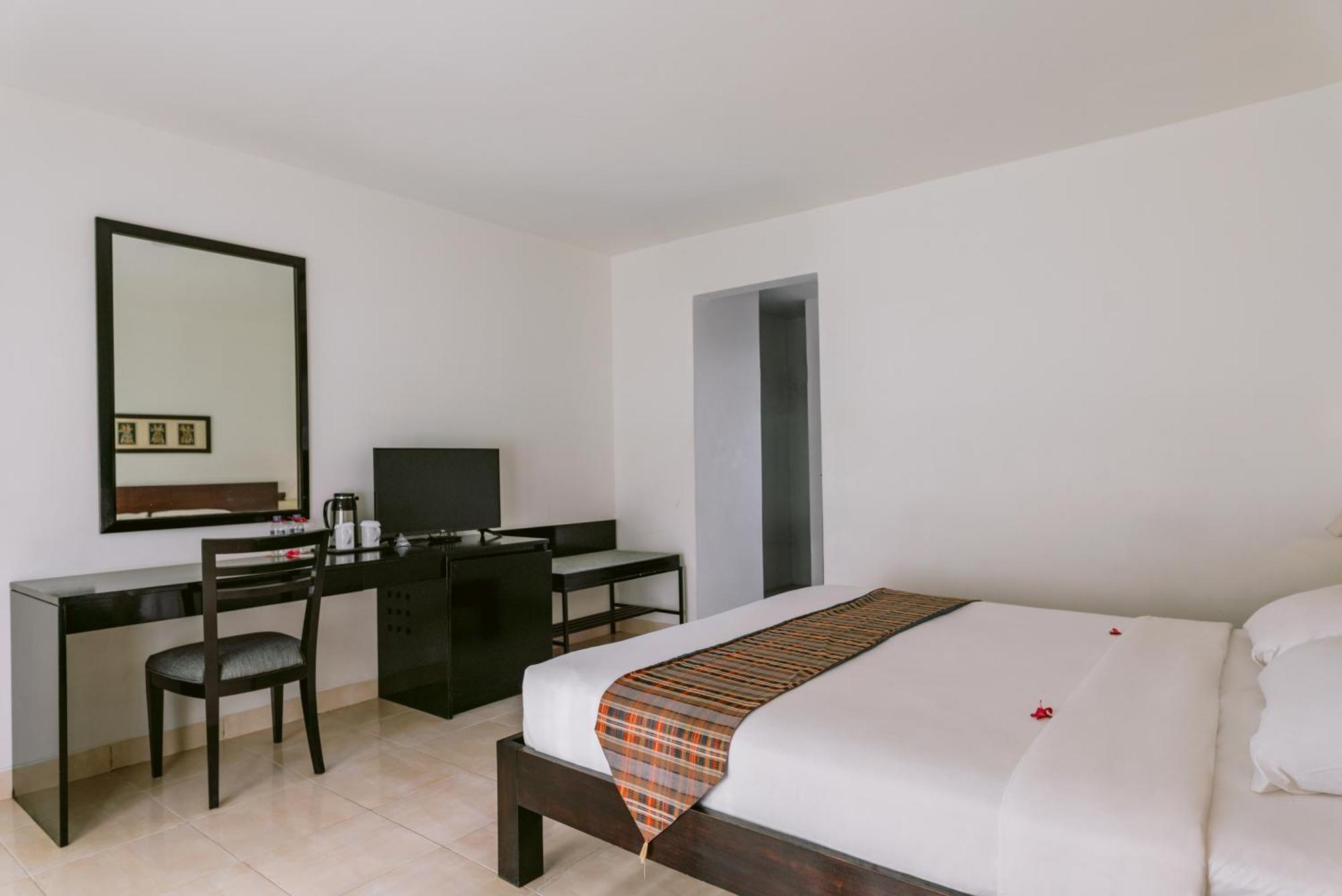 Legong Keraton Beach Hotel Canggu Exterior foto