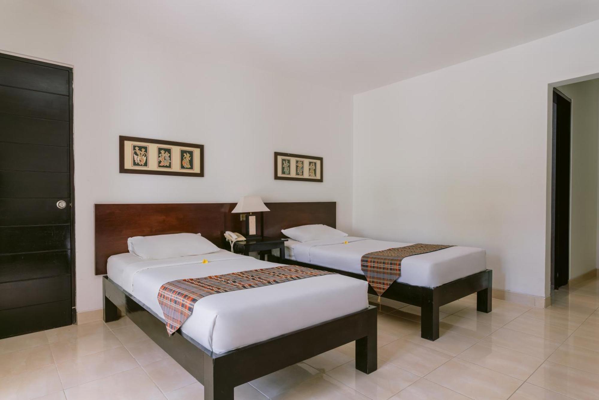 Legong Keraton Beach Hotel Canggu Exterior foto