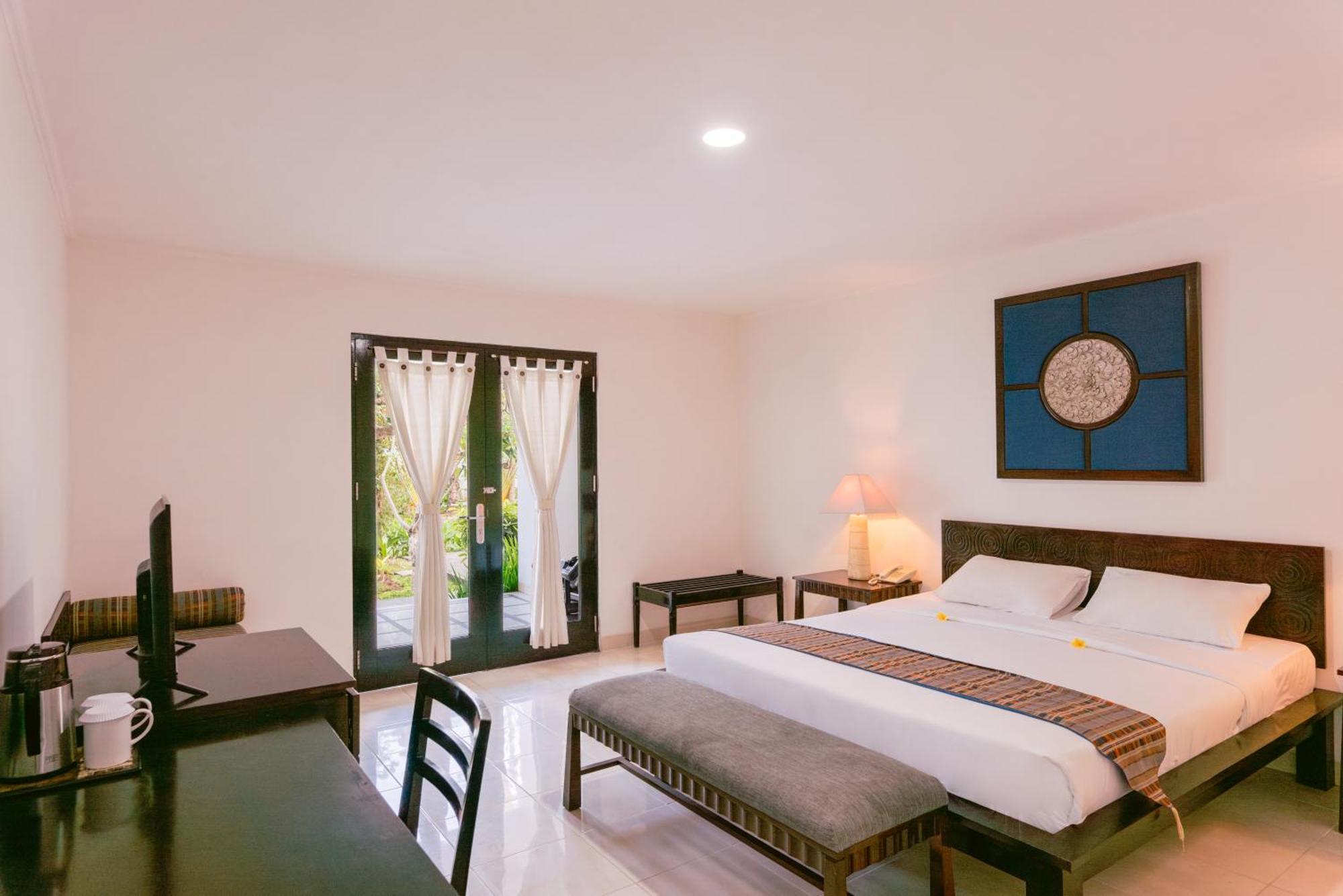 Legong Keraton Beach Hotel Canggu Exterior foto