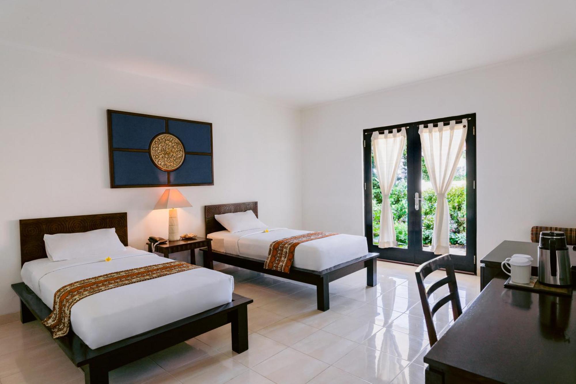 Legong Keraton Beach Hotel Canggu Exterior foto